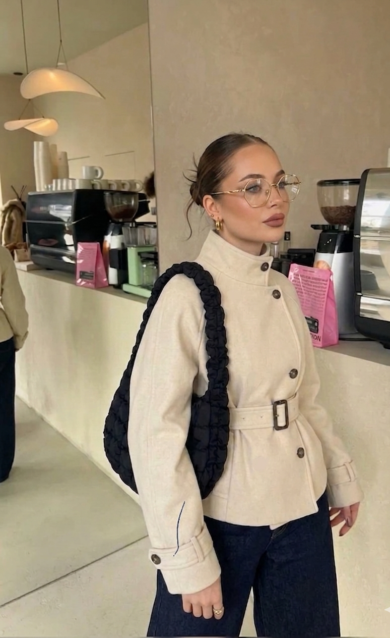 Gabardina estilo coreano corta