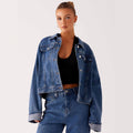 Chaqueta vaquera informal con cuello vuelto y mangas largas